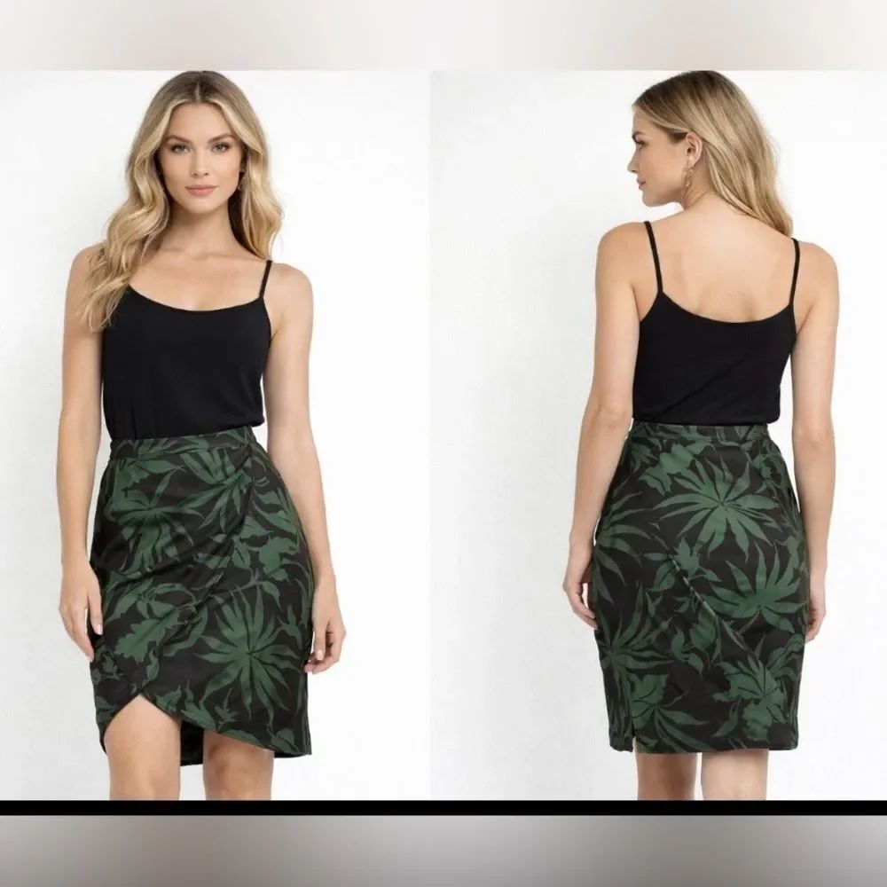 Armani Collezioni Green Tropical Print Women's silk Skirt, US8